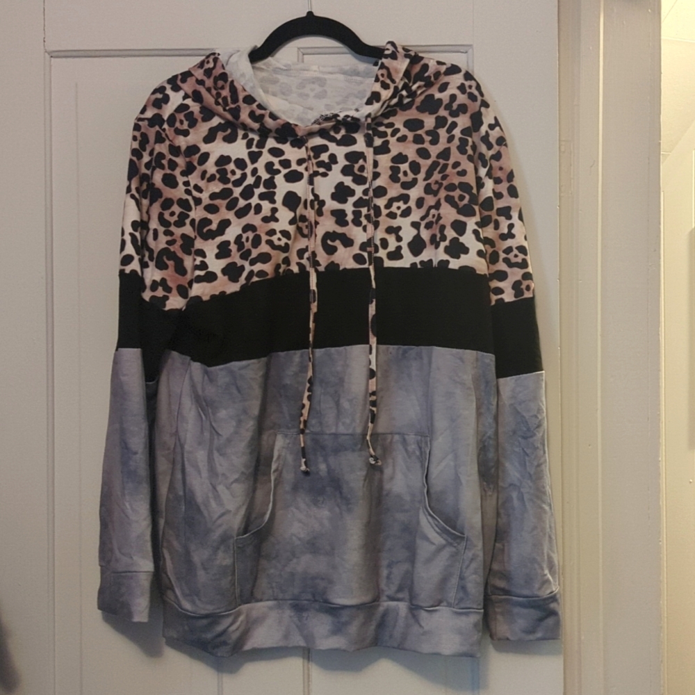 Thin Sweatshirt XL Gray and leopard print